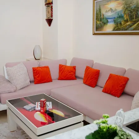 Cozy In Near Sea And Center Apartment